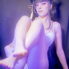  Nude