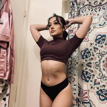  Nude