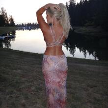  Nude