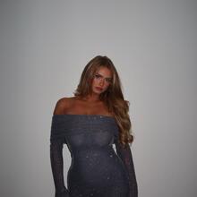  Nude
