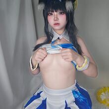 Nude