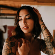  Nude