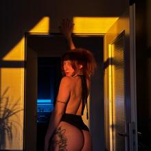  Nude