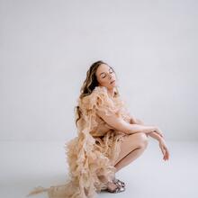  Nude
