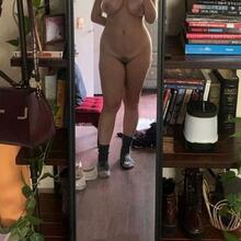  Nude