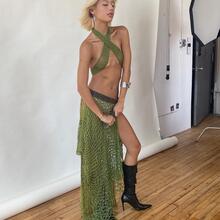  Nude