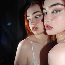  Nude