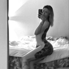  Nude