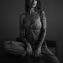  Nude