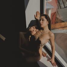  Nude