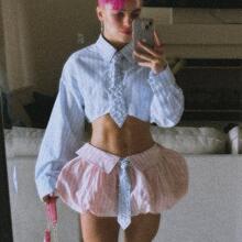  Nude