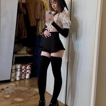  Nude
