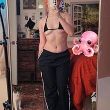 Nude