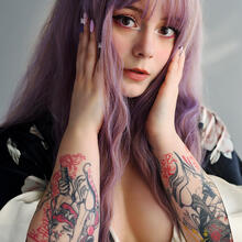  Nude