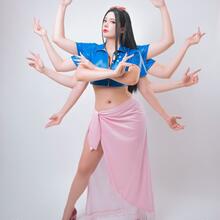  Nude