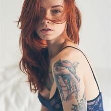  Nude