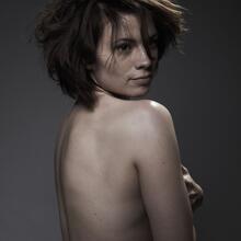  Nude