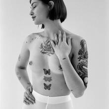  Nude