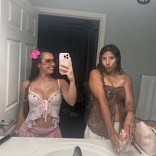  Nude