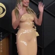 Nude