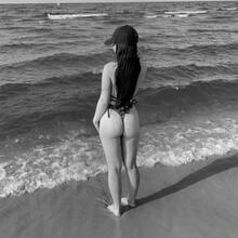  Nude