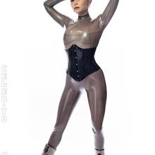  Nude