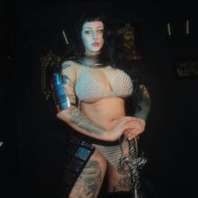 Nude