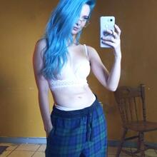  Nude