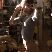  Nude
