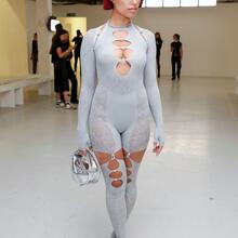  Nude