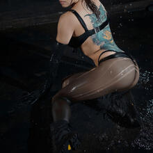  Nude