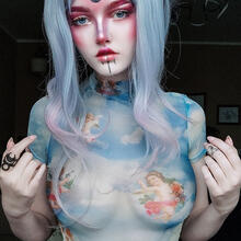 Nude