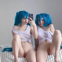  Nude