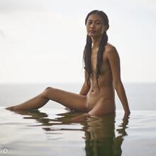  Nude