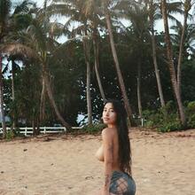  Nude