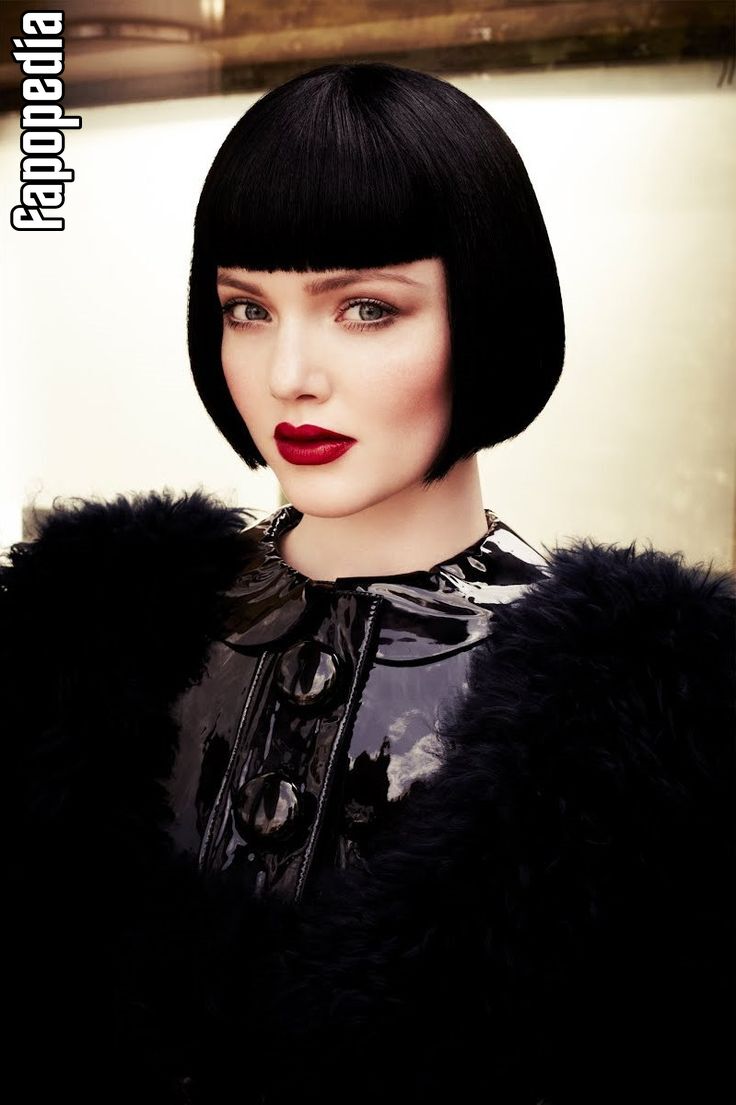 Holliday Grainger Nude Leaks - Photo #5594327 - Fapopedia