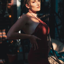  Nude