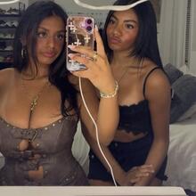  Nude