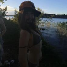  Nude