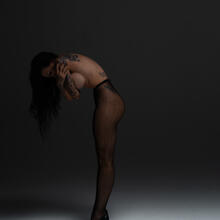  Nude