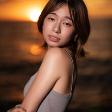  Nude