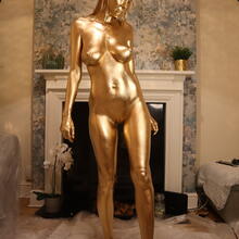 Nude