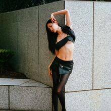  Nude