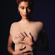  Nude
