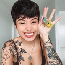  Nude