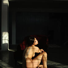  Nude