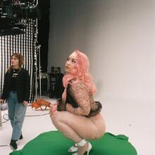  Nude