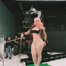  Nude