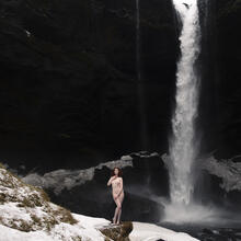  Nude