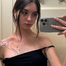  Nude